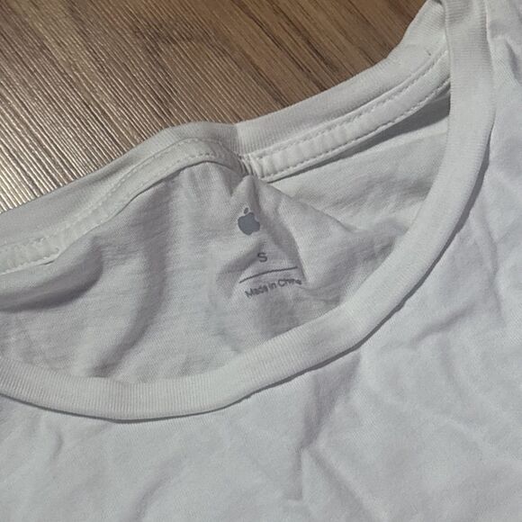 Apple Rainbow Shirt  Employee Exclusive Shirt Size Small Stains - Picture 4 of 6